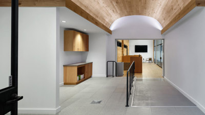 Tate American Eagle Outfitters Stoneworks Hallway Case Study Banner Desktop Image En Us